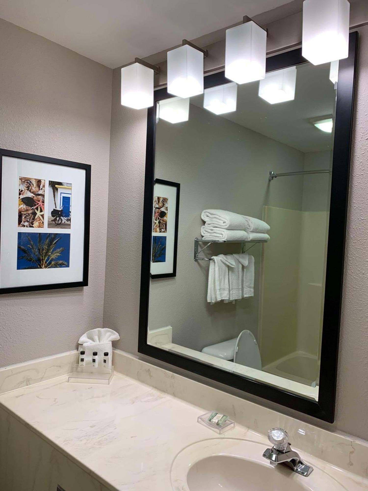 Country Inn & Suites By Radisson Kenosha - Pleasant Prairie Εξωτερικό φωτογραφία
